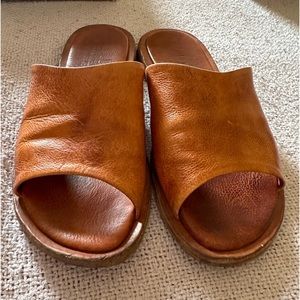 Bed Stu Kate in Tan size 9